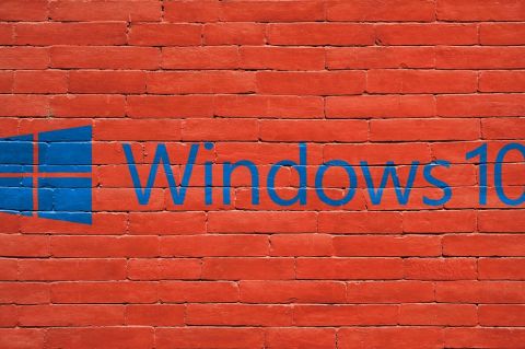 Windows 10 - https://pixabay.com/photo-1535765/